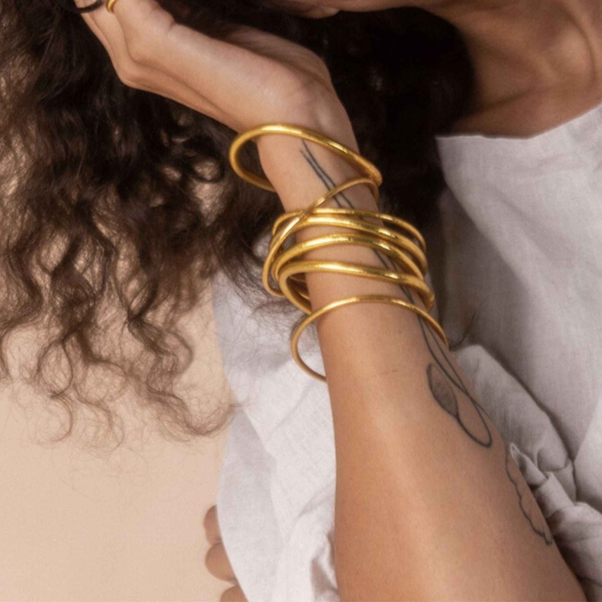 Layali Mantra-Armreif (kräftig)