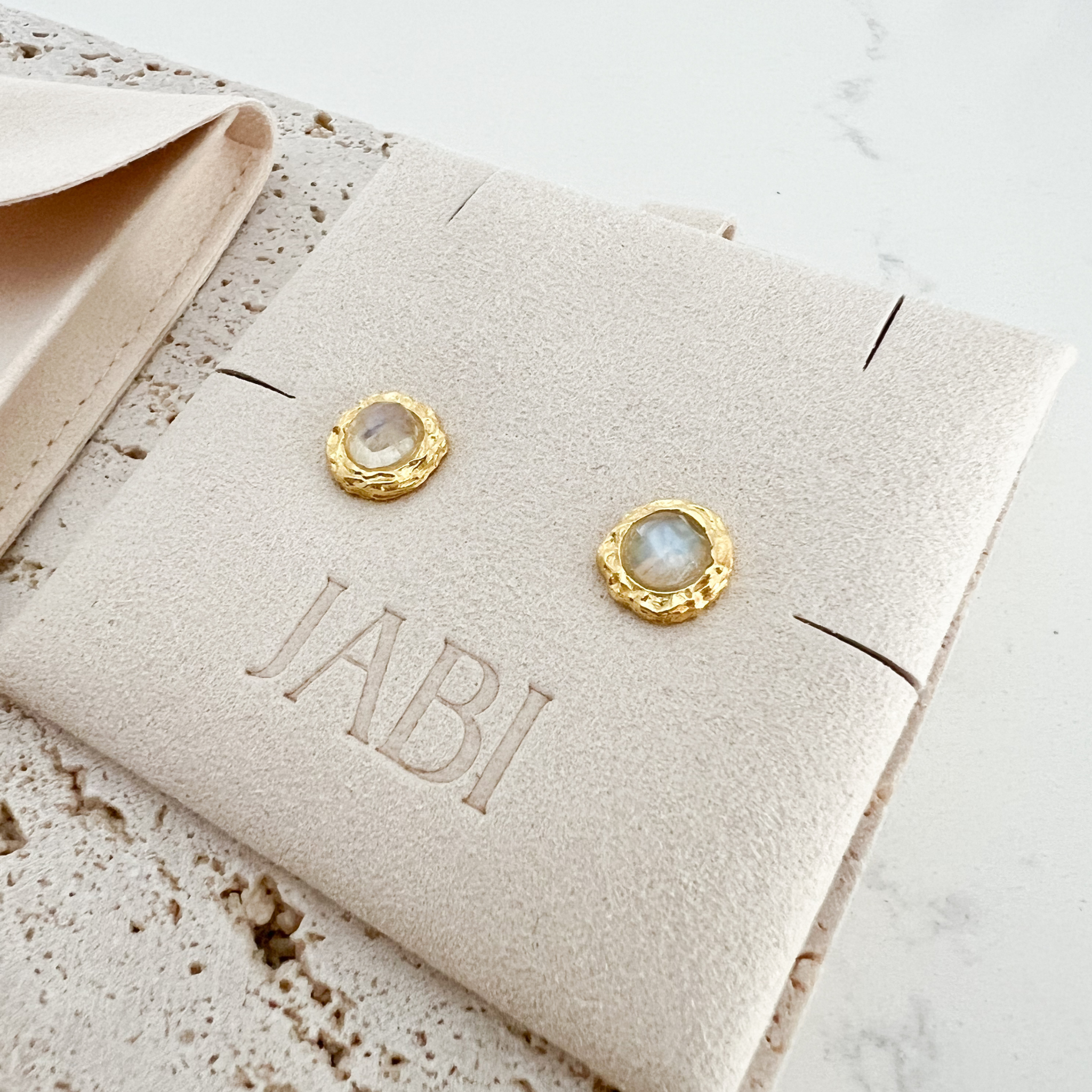 Noor Ohrstecker - Regenbogen Mondstein