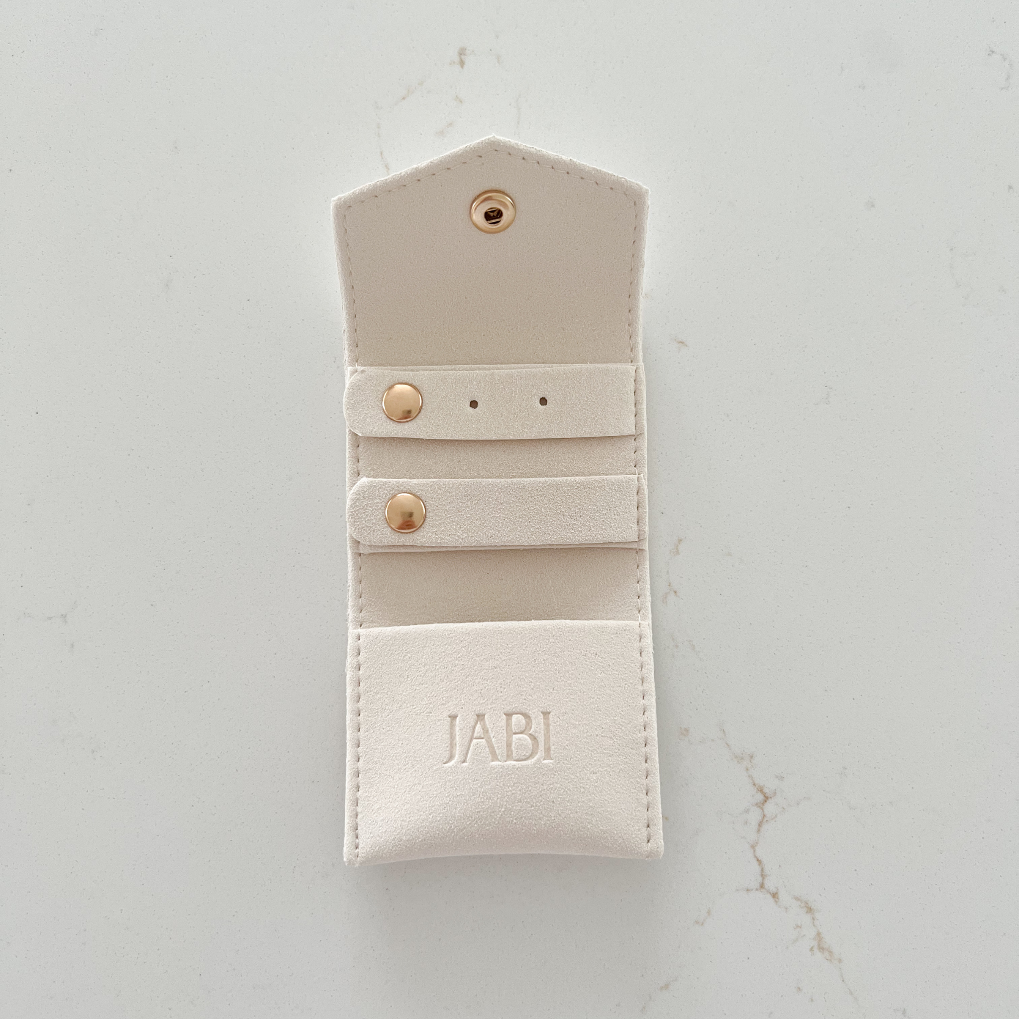 Travel Pouch für Schmuck – kompakt & elegant